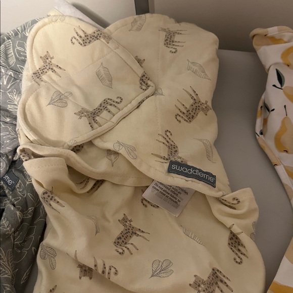 Swaddle Bundle - Picture 4 of 6